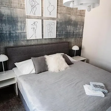 Ah Mlynska Basta Iii Apartment